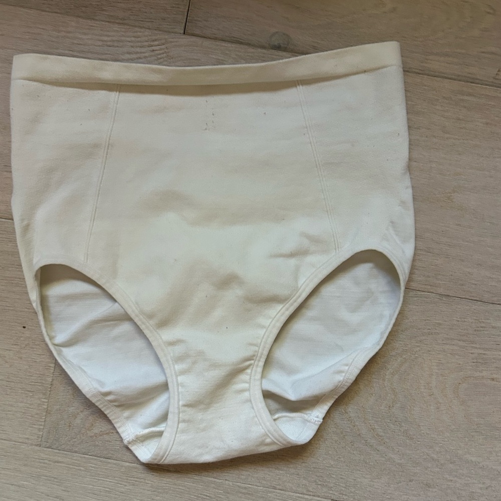 Hanes Woman’s' White Shapeware